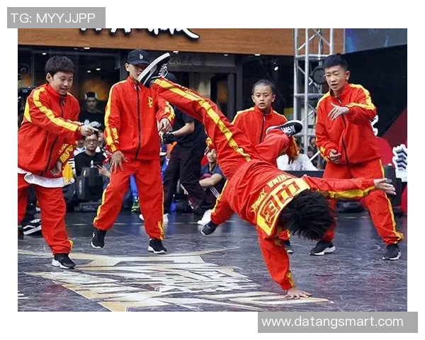 上海飞盘队在世界街舞大赛中以72分稳居积分榜首位 上海飞盘队在世界街舞大赛中以72分稳居积分榜首位